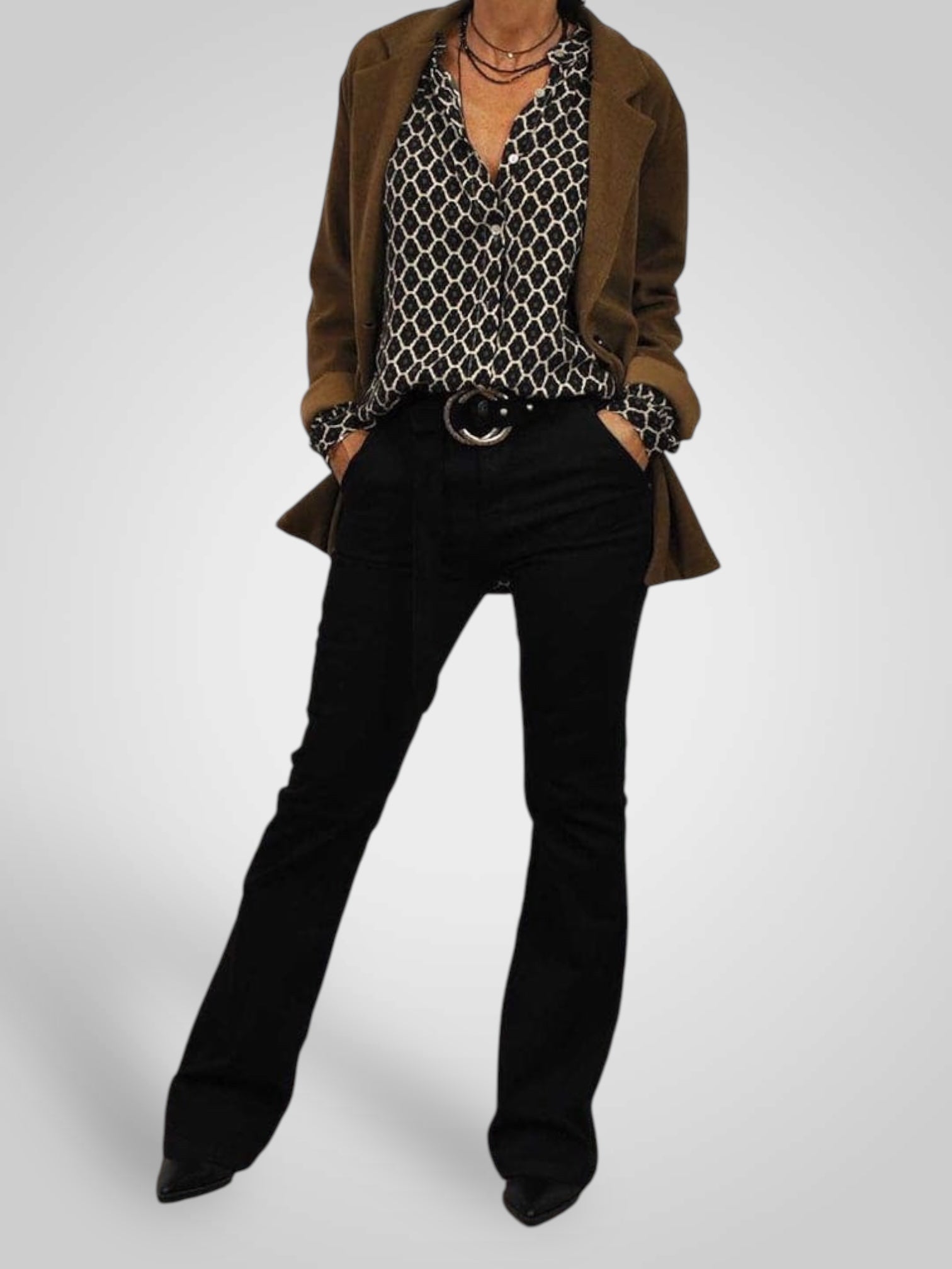 Nela | Stylish V-Neck Blouse with Geometric Pattern